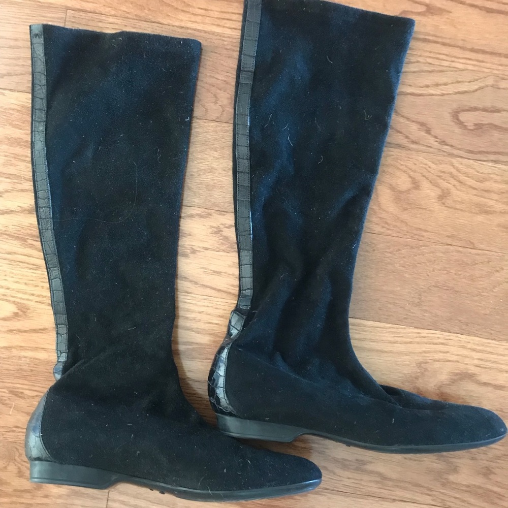 Donald Pliner suede boots
